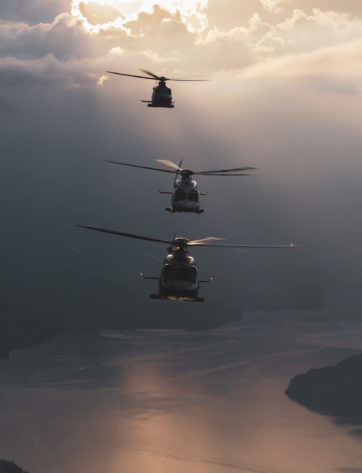 3 Lions Air Helikopter im Sonnenuntergang